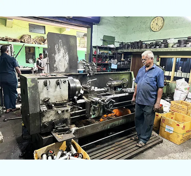 gear-manufacturer-precision-engineering-gear-solutions-worm-worm-shaft-spiral-bevel-spur-gear-helical-gear-roller-cnc-machining-vmc-machining-metal-sheet-work-machine-fabrication-food-industry-gears-paper-industry-gears-beverage-industry-g--1724402116