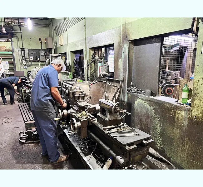 gear-manufacturer-precision-engineering-gear-solutions-worm-worm-shaft-spiral-bevel-spur-gear-helical-gear-roller-cnc-machining-vmc-machining-metal-sheet-work-machine-fabrication-food-industry-gears-paper-industry-gears-beverage-industry-g--1724402176