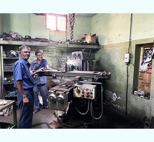 gear-manufacturer-precision-engineering-gear-solutions-worm-worm-shaft-spiral-bevel-spur-gear-helical-gear-roller-cnc-machining-vmc-machining-metal-sheet-work-machine-fabrication-food-industry-gears-paper-industry-gears-beverage-industry-g--1724402004