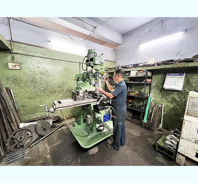 gear-manufacturer-precision-engineering-gear-solutions-worm-worm-shaft-spiral-bevel-spur-gear-helical-gear-roller-cnc-machining-vmc-machining-metal-sheet-work-machine-fabrication-food-industry-gears-paper-industry-gears-beverage-industry-g--1724402122